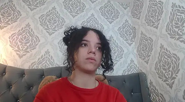 EmmaCowperr online show from March 2025 04:17:01 PM