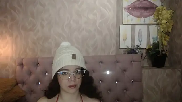 EmmaCowperr online show from January 2026 04:37:02 AM