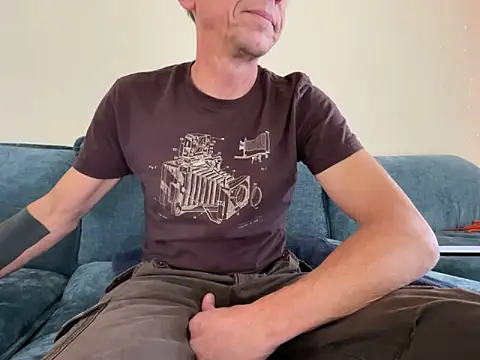 mouser21212 online show from November 2025 09:18:01 PM