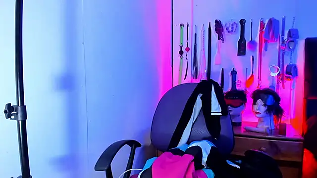 LucyStrike  online show from January 2026 10:55:01 PM