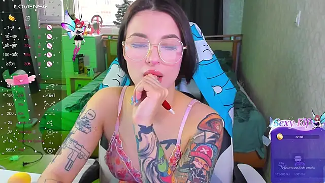 Snapshot of folinskayyya chatting on December 2025 05:02:01 AM folinskayyya online show from December 2025 05:02:01 AM