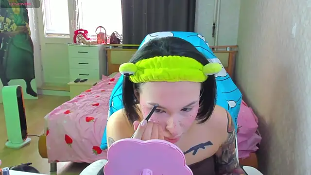 Snapshot of folinskayyya chatting on February 2026 06:57:02 AM folinskayyya online show from February 2026 06:57:02 AM