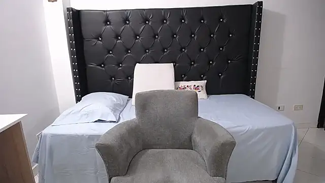 renata salinas 1 online show from February 2026 09:04:01 PM