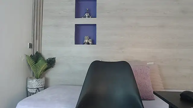 Dakotagloss online show from April 2026 09:20:02 PM