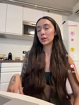 emiliasommer online show from June 2026 05:03:04 PM