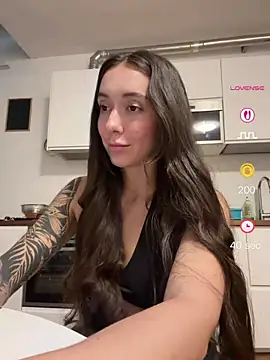 emiliasommer online show from June 2026 03:58:02 PM