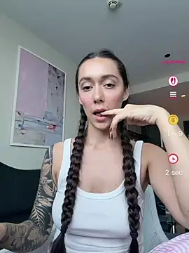 emiliasommer online show from June 2026 03:49:02 PM
