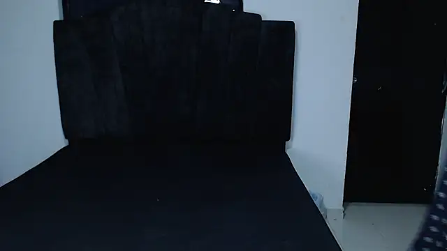 Ariel Zeo1 online show from March 2026 07:50:01 PM