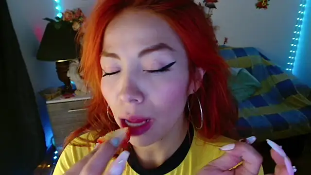 Aylinn diaz online show from April 2026 07:31:02 PM