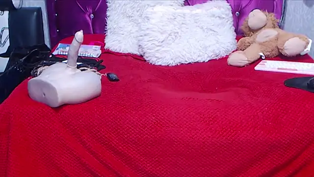 AyshaScott online show from November 2025 12:16:01 PM