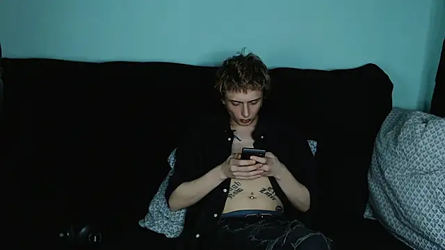 Snapshot of axxxturel chatting on January 2025 07:43:01 PM axxxturel online show from January 2025 07:43:01 PM