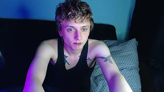 Snapshot of axxxturel chatting on February 2025 10:20:02 PM axxxturel online show from February 2025 10:20:02 PM