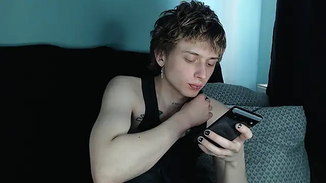 Snapshot of axxxturel chatting on February 2025 01:52:02 PM axxxturel online show from February 2025 01:52:02 PM