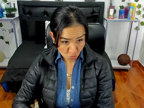 Violeta stilll online show from November 2025 06:30:01 PM