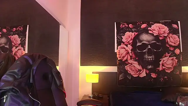 Snapshot of EvaaFoxxy1 chatting on April 2026 12:21:01 PM EvaaFoxxy1 online show from April 2026 12:21:01 PM