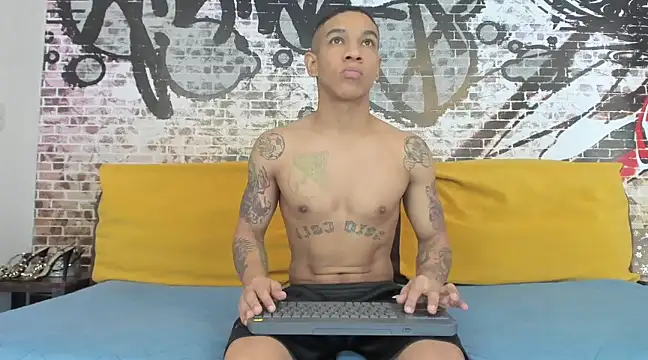 its me miley online show from February 2025 01:26:02 PM