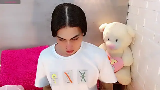 Daniela Pink  online show from September 2025 08:47:01 PM