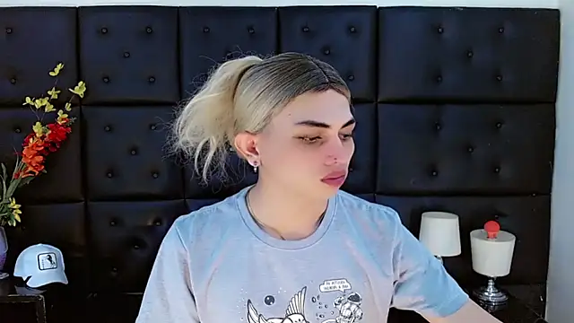 Daniela Pink  online show from March 2026 07:44:01 PM