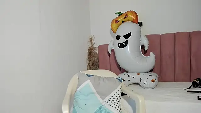 Tahira 21  online show from October 2025 07:37:01 PM