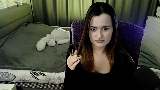 Snapshot of KiraYammy chatting on December 2024 01:25:01 AM KiraYammy online show from December 2024 01:25:01 AM