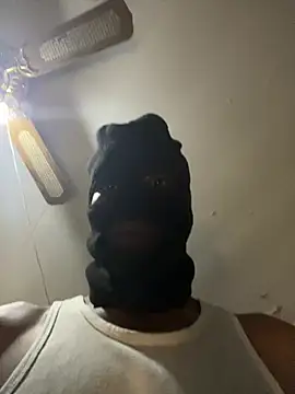 Gifttheskimaskboy online show from August 2026 07:05:01 PM