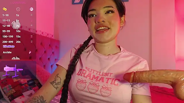 lauvelez   online show from April 2026 01:03:02 PM