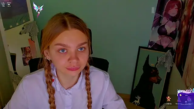 Snapshot of Molly_sweetie chatting on December 2024 07:18:02 AM Molly sweetie online show from December 2024 07:18:02 AM