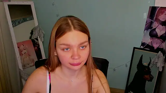 Snapshot of Molly_sweetie chatting on December 2024 06:42:02 AM Molly sweetie online show from December 2024 06:42:02 AM