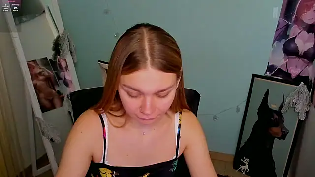 Snapshot of Molly_sweetie chatting on December 2024 09:59:02 AM Molly sweetie online show from December 2024 09:59:02 AM