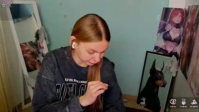 Snapshot of Molly_sweetie chatting on January 2025 10:09:02 AM Molly sweetie online show from January 2025 10:09:02 AM