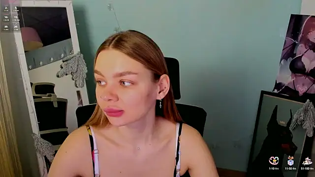 Snapshot of Molly_sweetie chatting on January 2025 06:53:02 AM Molly sweetie online show from January 2025 06:53:02 AM