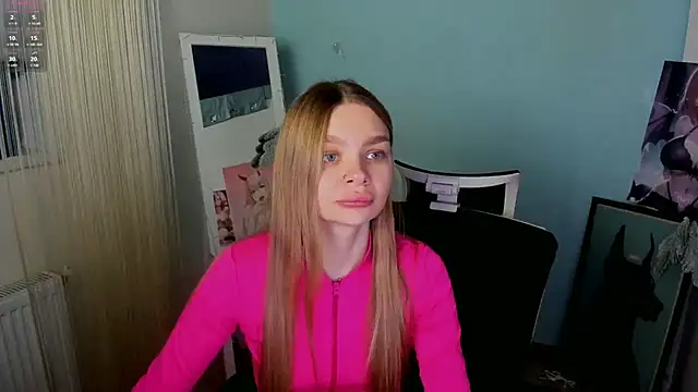 Snapshot of Molly_sweetie chatting on January 2025 07:07:01 AM Molly sweetie online show from January 2025 07:07:01 AM