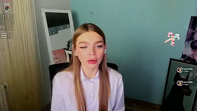 Snapshot of Molly_sweetie chatting on January 2025 10:17:01 AM Molly sweetie online show from January 2025 10:17:01 AM