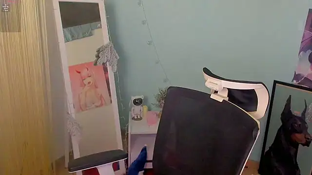 Snapshot of Molly_sweetie chatting on January 2025 06:54:01 AM Molly sweetie online show from January 2025 06:54:01 AM