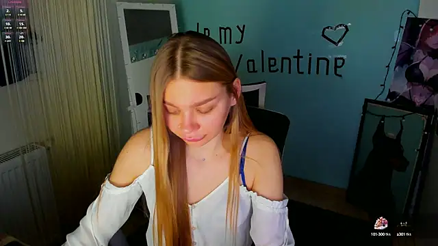 Snapshot of Molly_sweetie chatting on February 2025 07:05:01 AM Molly sweetie online show from February 2025 07:05:01 AM