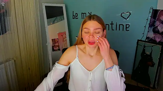 Snapshot of Molly_sweetie chatting on February 2025 07:04:02 AM Molly sweetie online show from February 2025 07:04:02 AM