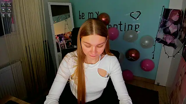 Snapshot of Molly_sweetie chatting on February 2025 07:01:02 AM Molly sweetie online show from February 2025 07:01:02 AM