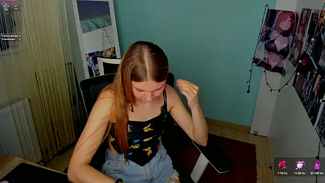 Snapshot of Molly_sweetie chatting on February 2025 10:04:01 AM Molly sweetie online show from February 2025 10:04:01 AM