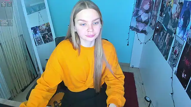 Snapshot of Molly_sweetie chatting on March 2025 10:11:01 AM Molly sweetie online show from March 2025 10:11:01 AM