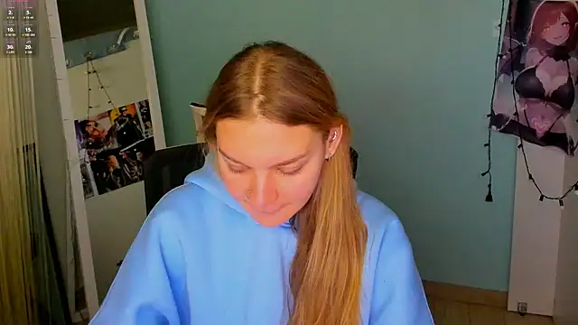 Snapshot of Molly_sweetie chatting on March 2025 07:25:02 AM Molly sweetie online show from March 2025 07:25:02 AM