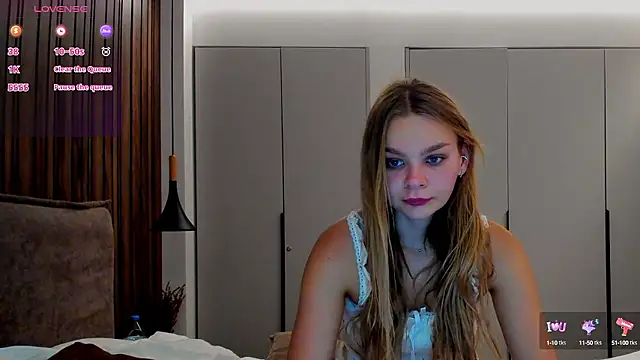 Snapshot of Molly_sweetie chatting on September 2025 06:17:01 AM Molly sweetie online show from September 2025 06:17:01 AM