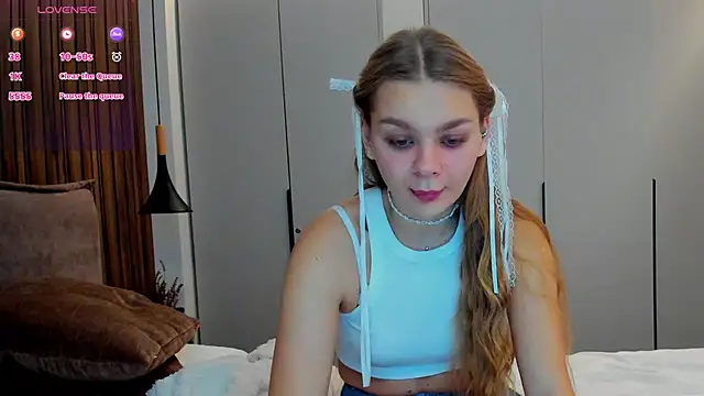 Snapshot of Molly_sweetie chatting on November 2025 07:17:01 AM Molly sweetie online show from November 2025 07:17:01 AM