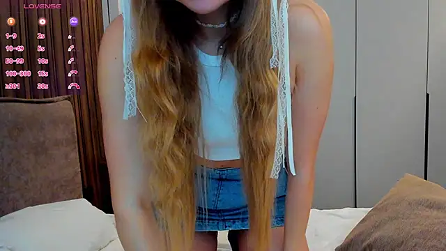 Snapshot of Molly_sweetie chatting on November 2025 07:19:02 AM Molly sweetie online show from November 2025 07:19:02 AM