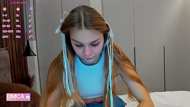 Snapshot of Molly_sweetie chatting on November 2025 07:09:01 AM Molly sweetie online show from November 2025 07:09:01 AM