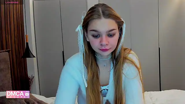 Snapshot of Molly_sweetie chatting on November 2025 07:19:01 AM Molly sweetie online show from November 2025 07:19:01 AM