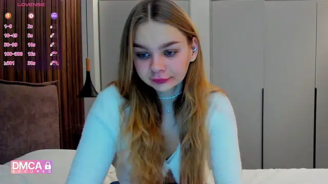 Snapshot of Molly_sweetie chatting on November 2025 07:18:01 AM Molly sweetie online show from November 2025 07:18:01 AM