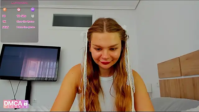 Snapshot of Molly_sweetie chatting on May 2026 06:30:01 AM Molly sweetie online show from May 2026 06:30:01 AM