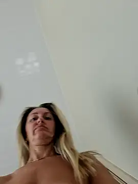 Miss    Mia  online show from June 2026 07:00:01 AM