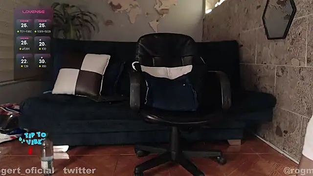 Snapshot of rogert_xx chatting on January 2025 01:22:01 AM rogert xx online show from January 2025 01:22:01 AM