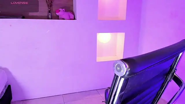 BlakmillerrGilson online show from February 2025 07:55:01 PM